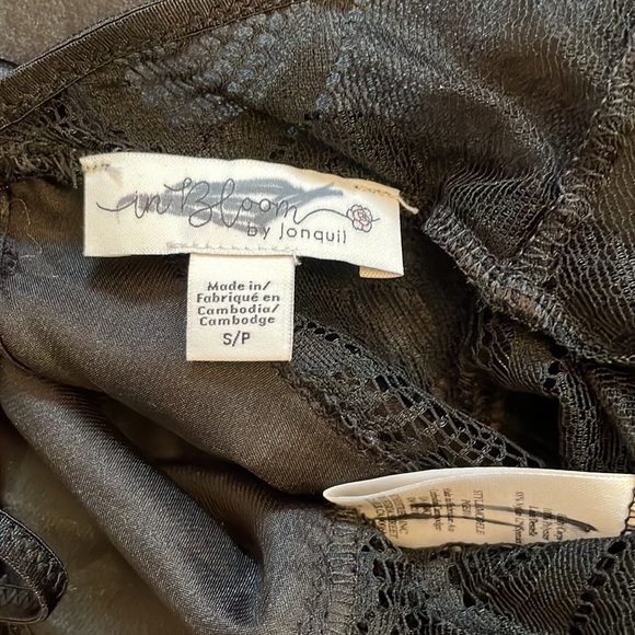 Sexy satin and lace slip new without tags - Picture 14 of 14